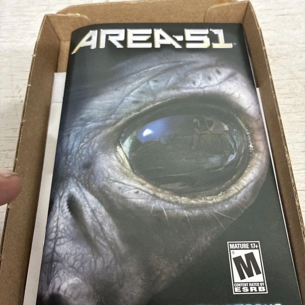 Area-51 PC, Complete with Box, 3 CD-ROM, manuals, Rare, 2005 very good